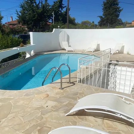 Avec Piscine Et Grande Terrasse Parking Gratuit *