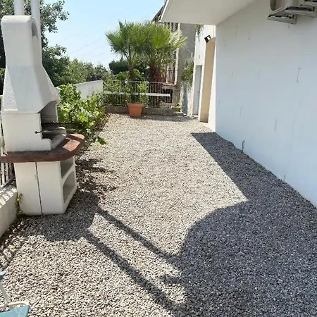 Meuble Grande Terrasse Piscine Parking Gratuit *